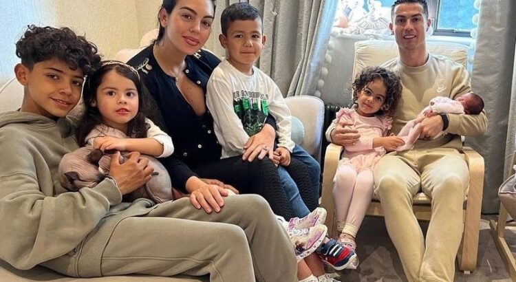 Família de Cristiano Ronaldo: pais, irmãos, esposa, filhos e histórias não contadas